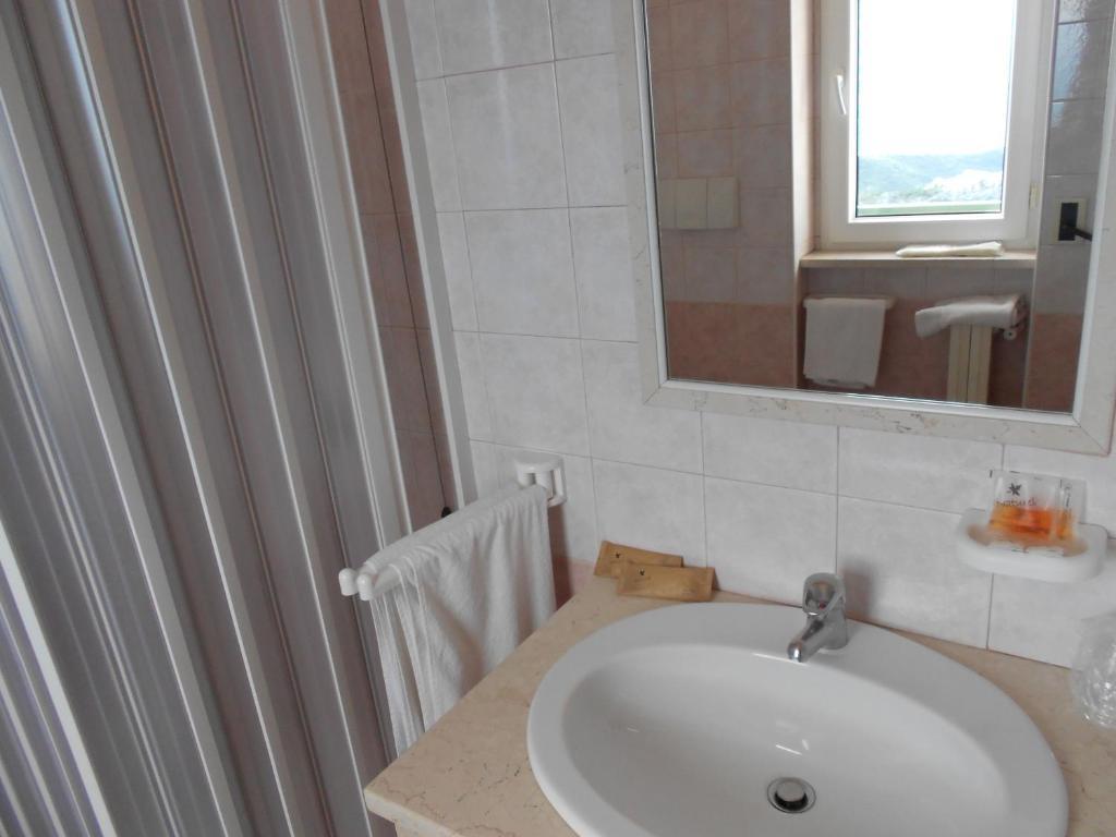 Hotel Santangelo モンテ・サンタンジェロ 部屋 写真